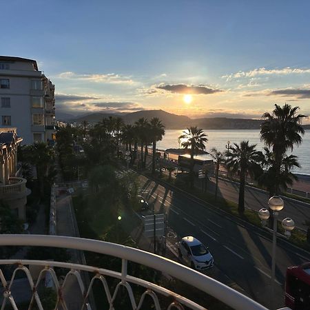 Beach Front, Superbe Appartement Pour 4 Personnes Nice Bagian luar foto