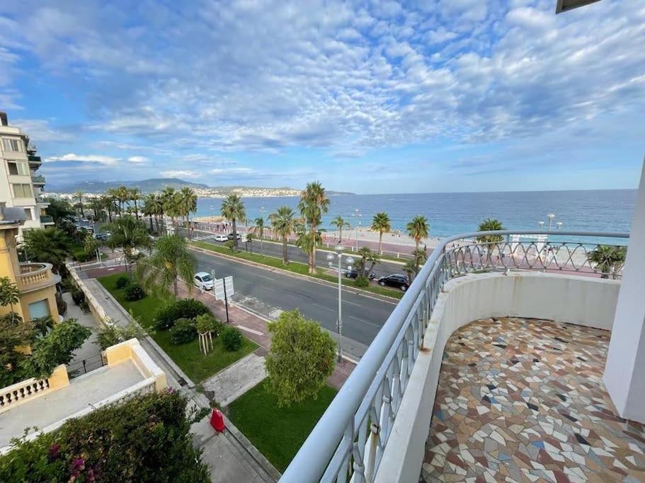 Beach Front, Superbe Appartement Pour 4 Personnes Nice Bagian luar foto