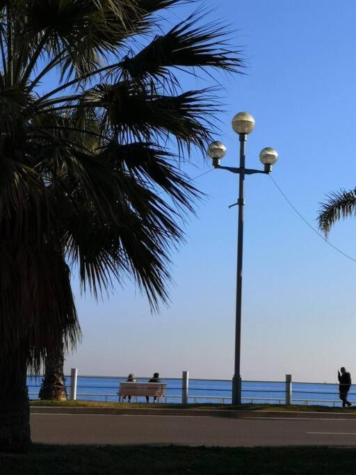 Beach Front, Superbe Appartement Pour 4 Personnes Nice Bagian luar foto