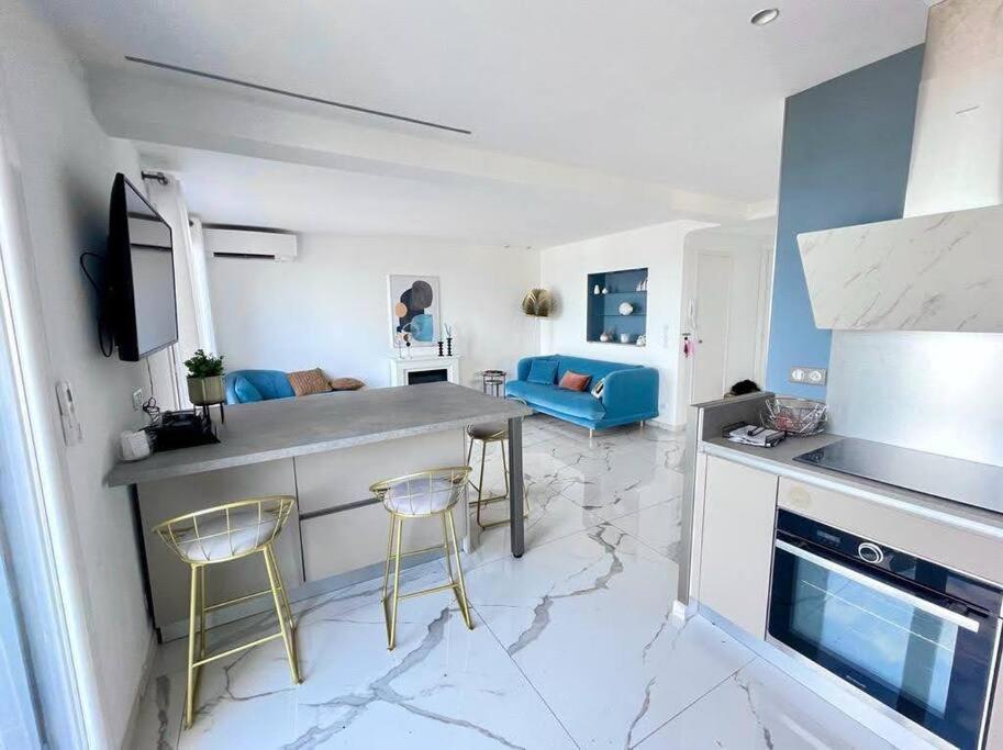 Beach Front, Superbe Appartement Pour 4 Personnes Nice Bagian luar foto