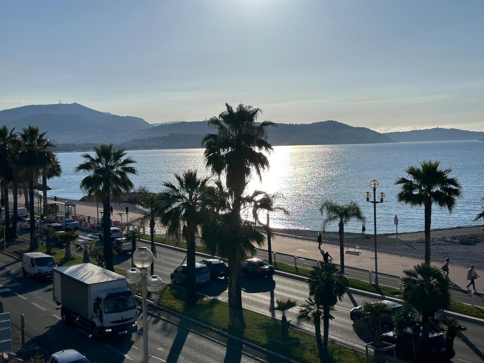 Beach Front, Superbe Appartement Pour 4 Personnes Nice Bagian luar foto