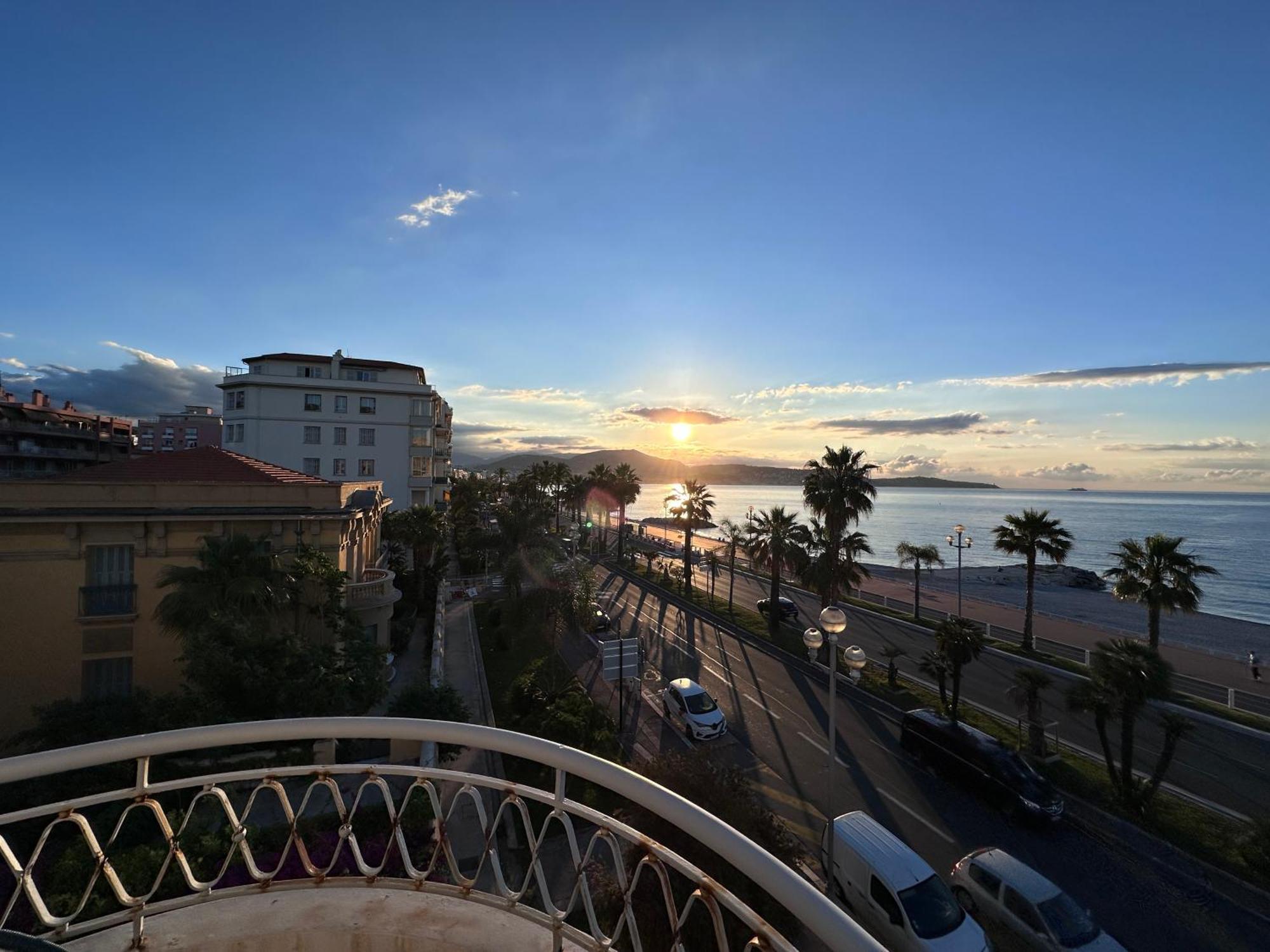 Beach Front, Superbe Appartement Pour 4 Personnes Nice Bagian luar foto